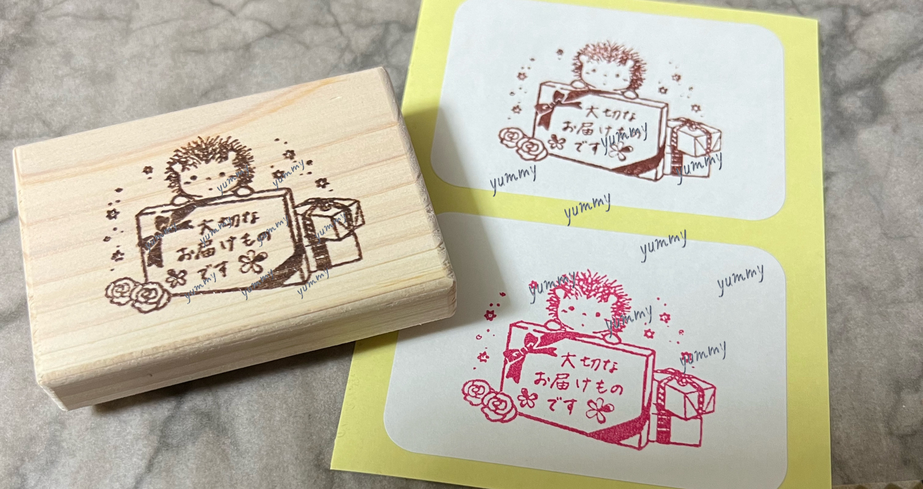 りんごとハリネズミ  消しゴムはんこNo.86