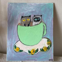 絵画。原画手描き【いたずらをしている2匹の猫がコーヒーカップに入っている】 3枚目の画像