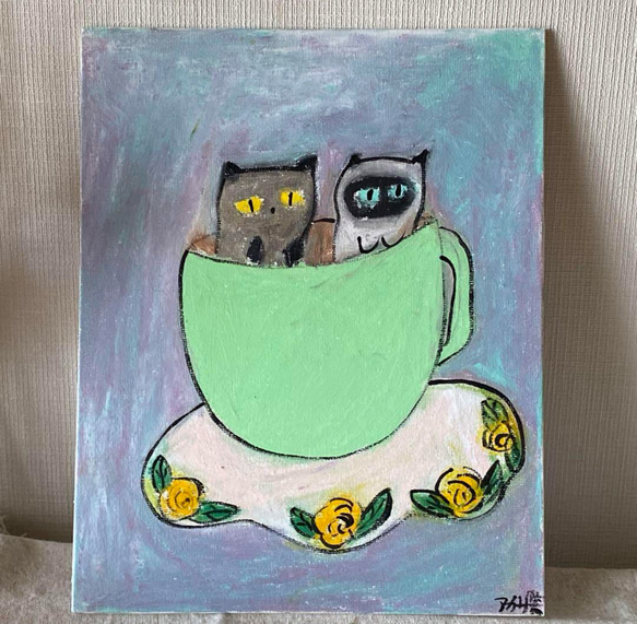 絵画。原画手描き【いたずらをしている2匹の猫がコーヒーカップに入っている】 3枚目の画像