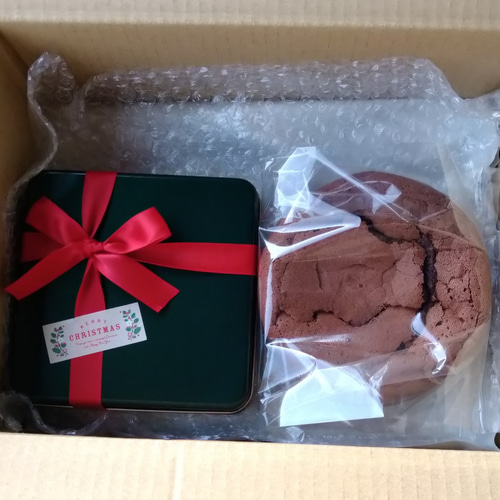 クリスマス手作りクッキー缶とガトーショコラ詰め合わせ 焼き