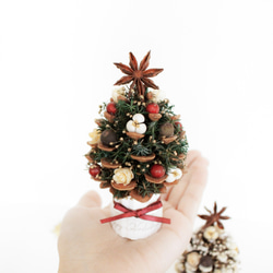 松ぼっくりミニツリー クリスマス 完成品 4枚目の画像