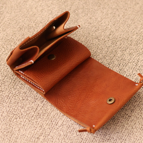 二つ折り財布『HITSUJI』-赤茶- 二つ折り財布 lamer 通販｜Creema  