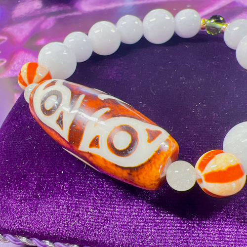 超レア希少上肯西蔵龍紋佛龍眼如意天珠と、六字真言神眼天珠アイアン