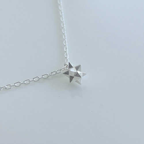 きらめく小さな星のネックレス ネックレス・ペンダント Garrotin