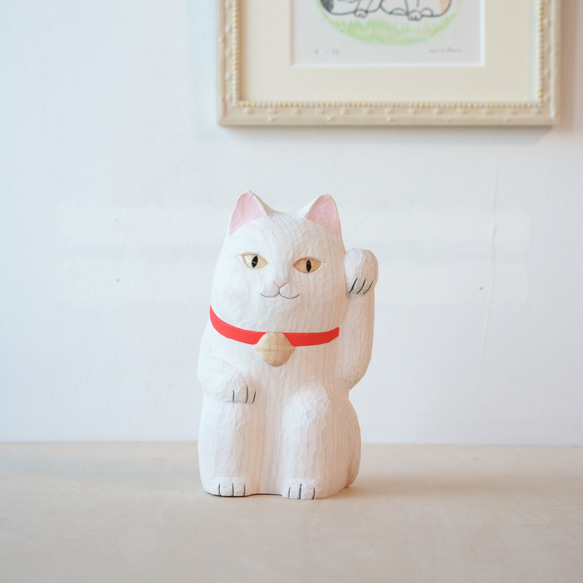 木彫『招き猫・白』【送料無料】箱付き 1枚目の画像