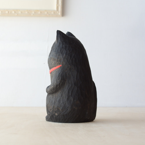 八4698【中古品】木彫りの招き猫　外形寸法幅17㎝  奥行き15㎝ 高さ30㎝ 八4698【中古品】木彫りの招き猫外形寸法幅17㎝ 奥行き15㎝ 高さ30㎝