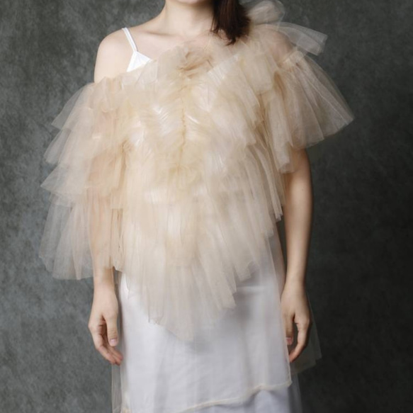 送料無料！ハンドメイドベージュチュールボレロ ポンチョ トップス