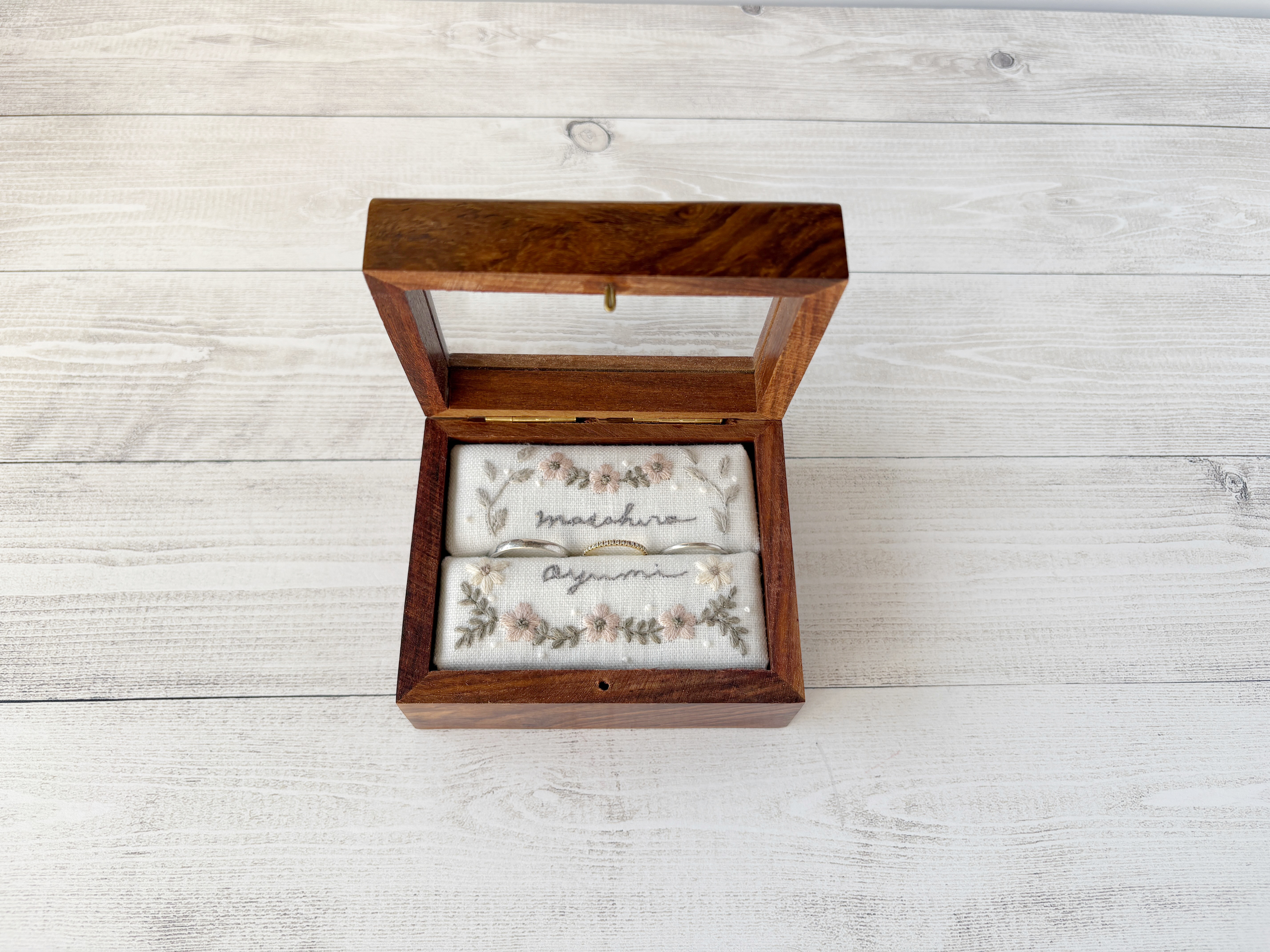 【名前刺繍】刺繍のリングピロー＊wood box＊alice＊名入れ
