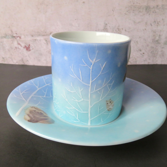 北海道の冬毛　カップ&ソーサー　エゾタヌキ　エゾモモンガ　エゾフクロウ　手描き 