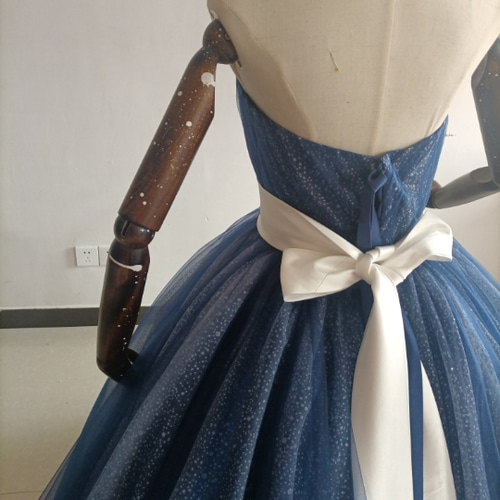 美品！パーティードレス ネイビー ベアトップ キラキラチュール  