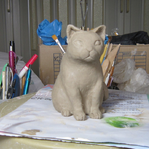 【通販 人気】 猫の置物 陶器 工芸品 - 中 青い目の猫 作家 手作り 工芸品