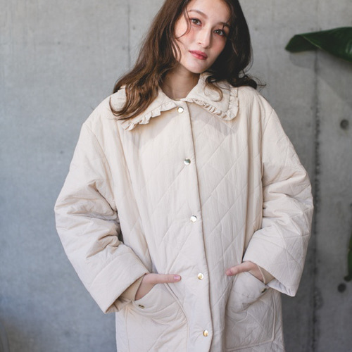 新品　1% シュウヘイオガワ　USU GALLERY キルティングコート　フリル 新品 1% シュウヘイオガワ USU GALLERY キルティングコート フリル