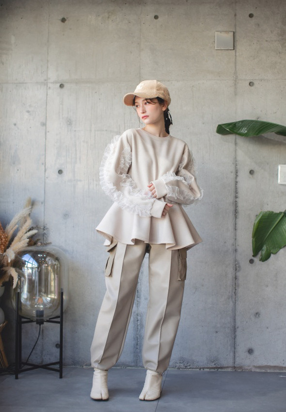 20％OFF】フリル袖スウェット（ライトベージュ・ブラック） スウェット・トレーナー make_ai 通販 16981641｜Creema(クリーマ) BEIGE,スウェット　ブラック