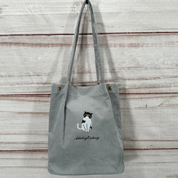 【送料無料】ハチワレ猫のワンポイント刺繍 内ポケット付きトートバッグ 1枚目の画像