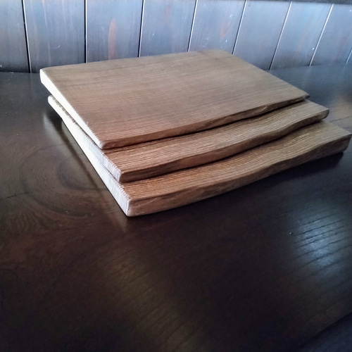 神代杉・一木3枚組の銘々皿〜へぎ板〜自然木ディスプレイにも♪ 中皿