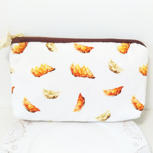 総柄焼きたて餃子ポーチ☆餃子チャーム付き ポーチ リリーラビン 通販  