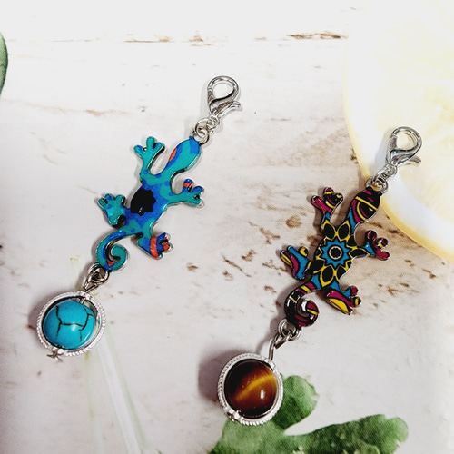 ともな様✳️ネイティブ調デザイン　5連cord bracelet ヤモリ　トカゲ ともな様✳️ネイティブ調デザイン 5連cord bracelet ヤモリ トカゲ