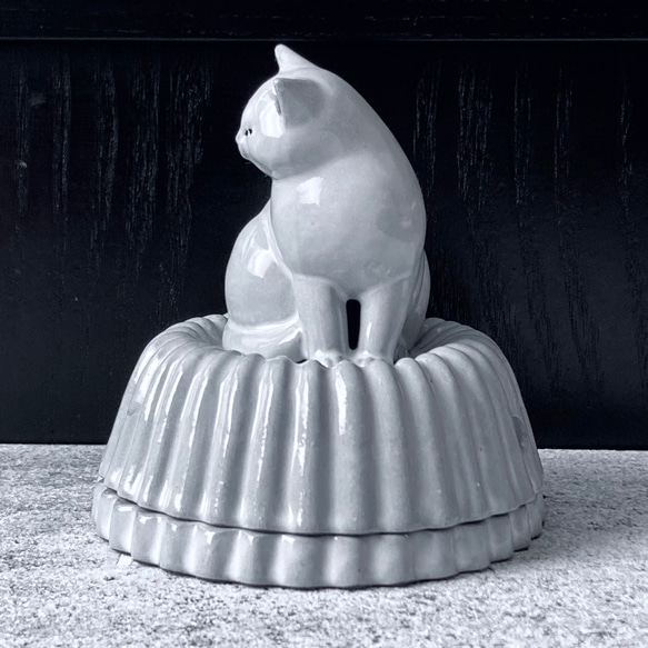 [猫耳から香]ネコ香炉 シロ 2枚目の画像