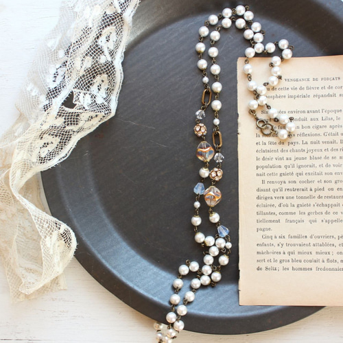 昭和レトロなヴィンテージビーズ 美しく虹色に輝く貝パールのロング