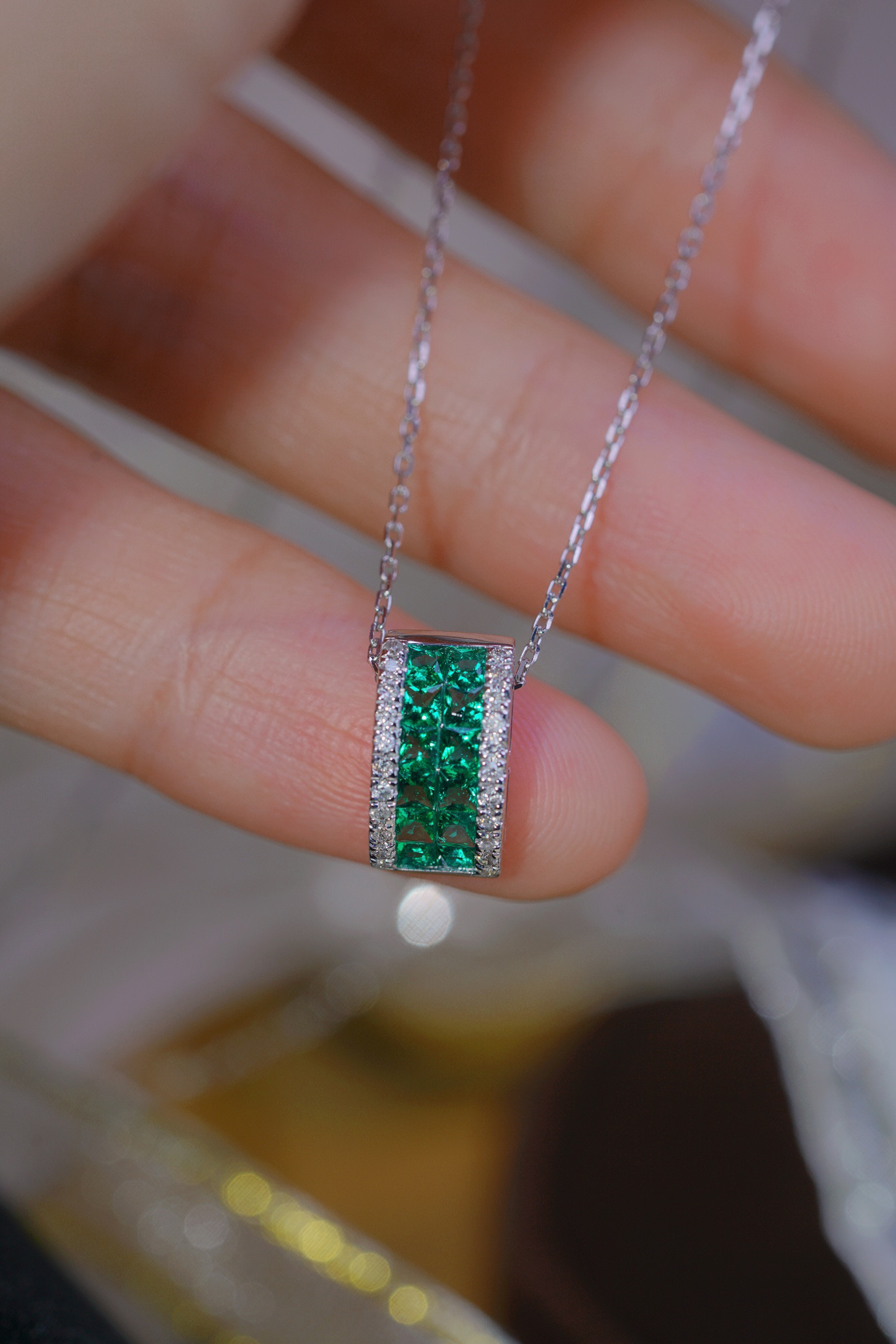 エメラルドペンダントトップ　18k