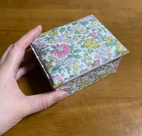 [floret pattern cartnnage] リバティ生地のminiフリーケース 5枚目の画像