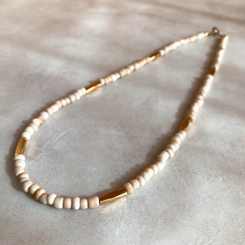 希少なバリ島のガラスビーズを使用したネックレスです。 レア作品です