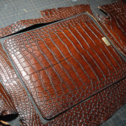 高級ワニ革使用ラウンドファスーナ長い財布財布 (手縫い) 15枚目の画像