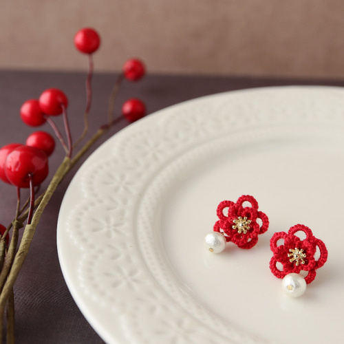 梅の花のタティングネックレス＆ピアス（イヤリング）のセット＊赤