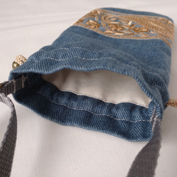 ❲小❳インド刺繍リボンの巾着スマホショルダー【blue×gold】 5枚目の画像