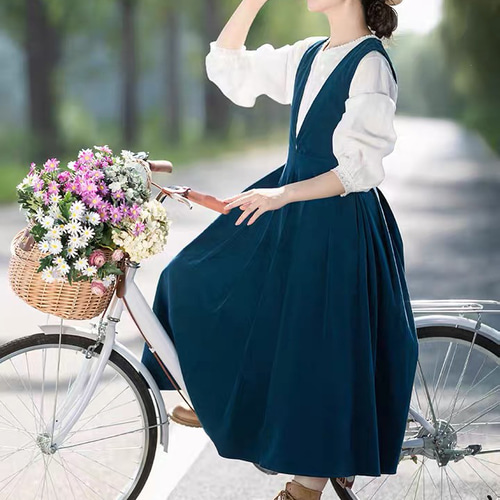 きれいめ色 コットンのVネックジャンパースカート ポケット付き【春秋