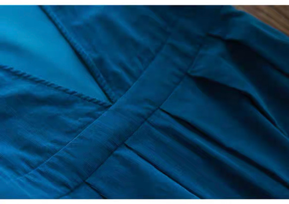 きれいめ色　コットンのVネックジャンパースカート　ポケット付き【春秋】ブルー 6枚目の画像