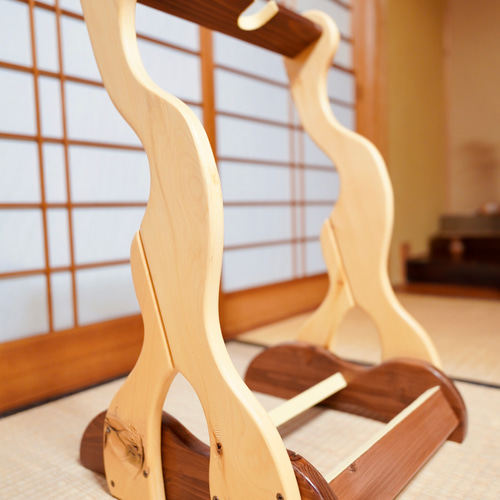 24時間以内に発送】手作り木工 木製三味線スタンド （ツートーン