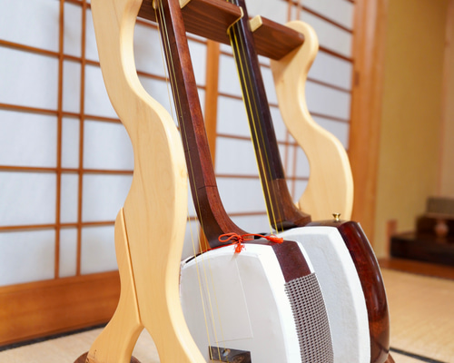 24時間以内に発送】手作り木工 木製三味線スタンド （ツートーン