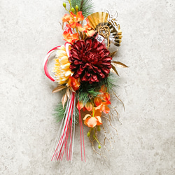 【送料無料】2024お正月　新年を祝うダリアと菊のしめ縄飾り 1枚目の画像