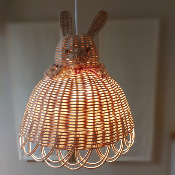 ラタンライト　うさぎのランプ(乾電池式) 2枚目の画像