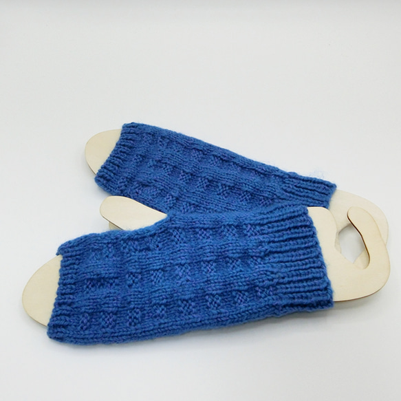 ◆毛糸で編んだハンドウォーマー　手袋◆　ブルー　no.11 3枚目の画像