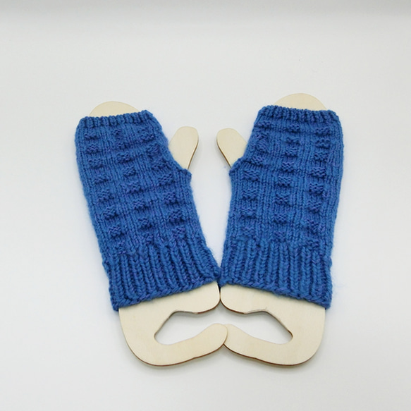 ◆毛糸で編んだハンドウォーマー　手袋◆　ブルー　no.11 1枚目の画像