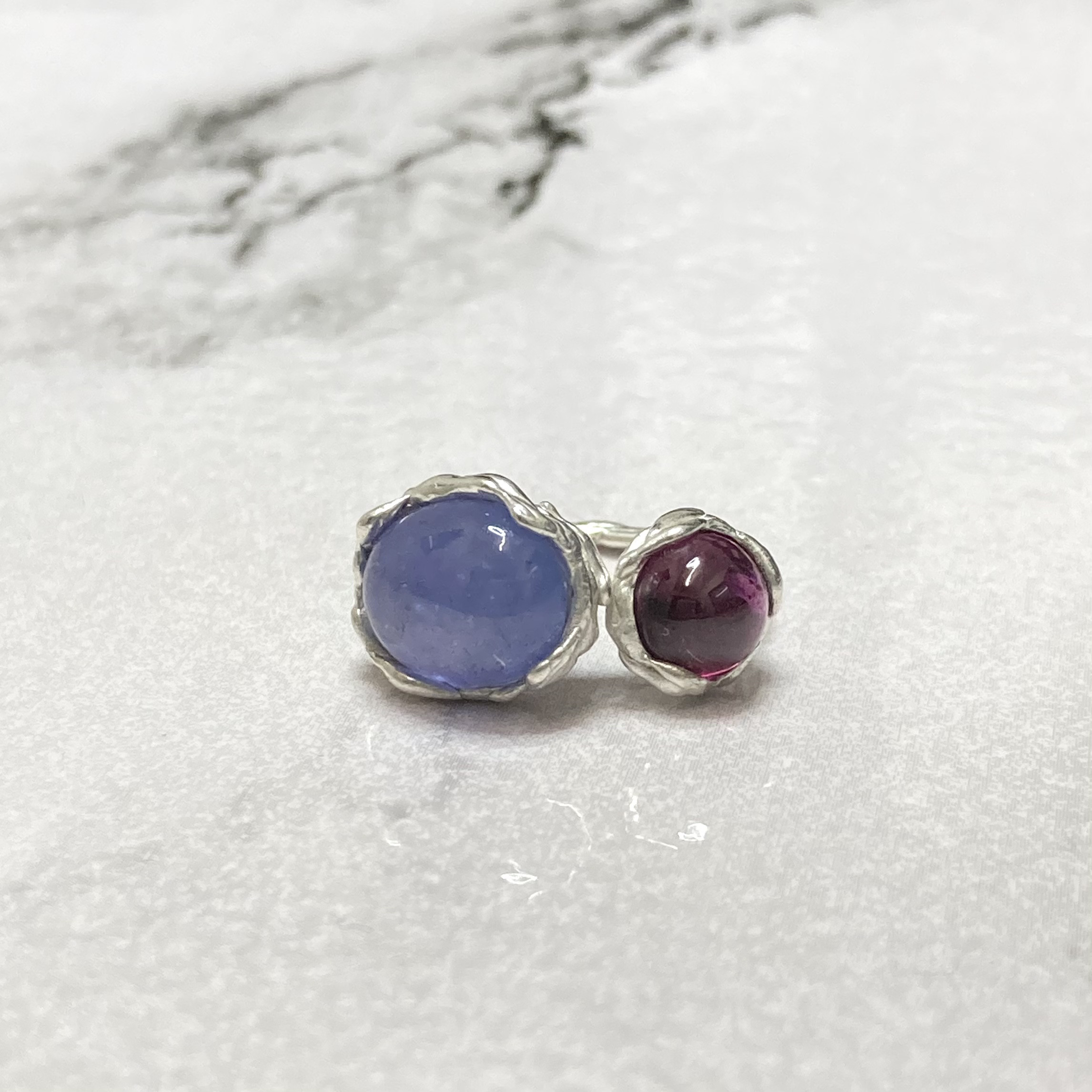 SV925 タンザナイト　ロードライトガーネット　イヤカフ