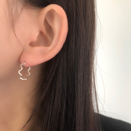 MAYU フープキャッチピアス　シルバー　美品 MA0125-WH-WH1_s.jpg?v=1748703923
