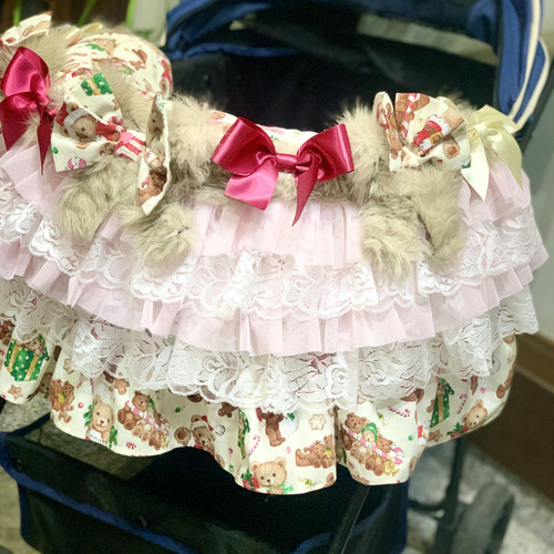 バギーもクリスマス仕様に！可愛いベア柄あごのせクッション
