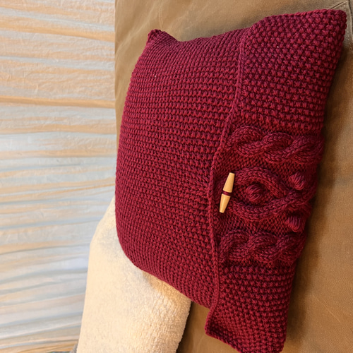 アラン模様 手編みニットのクッションカバー ワインレッド クッション
