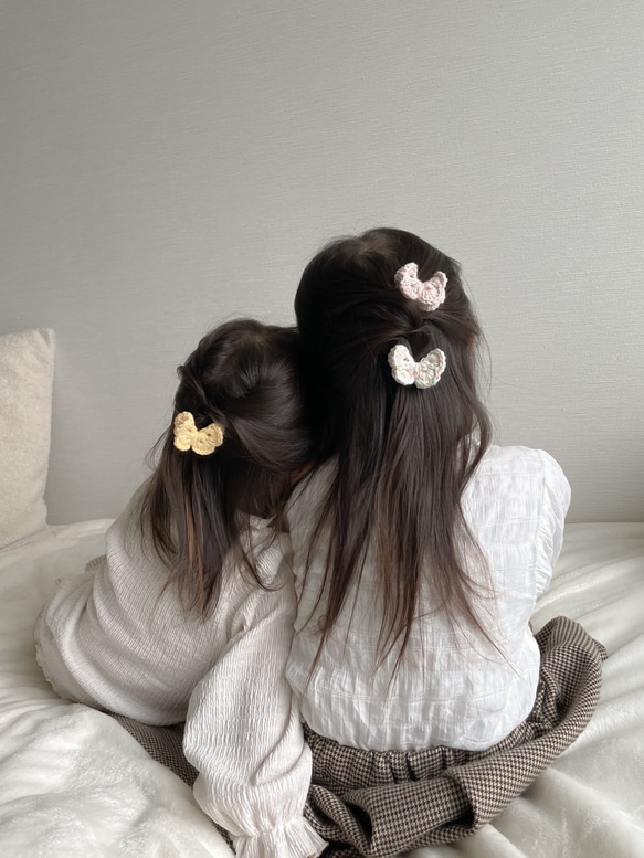 butterfly hairclip  /  ベビーヘアアクセ　キッズヘアアクセ　かぎ編み　ヘアクリップ　蝶々　ヘアピン 2枚目の画像