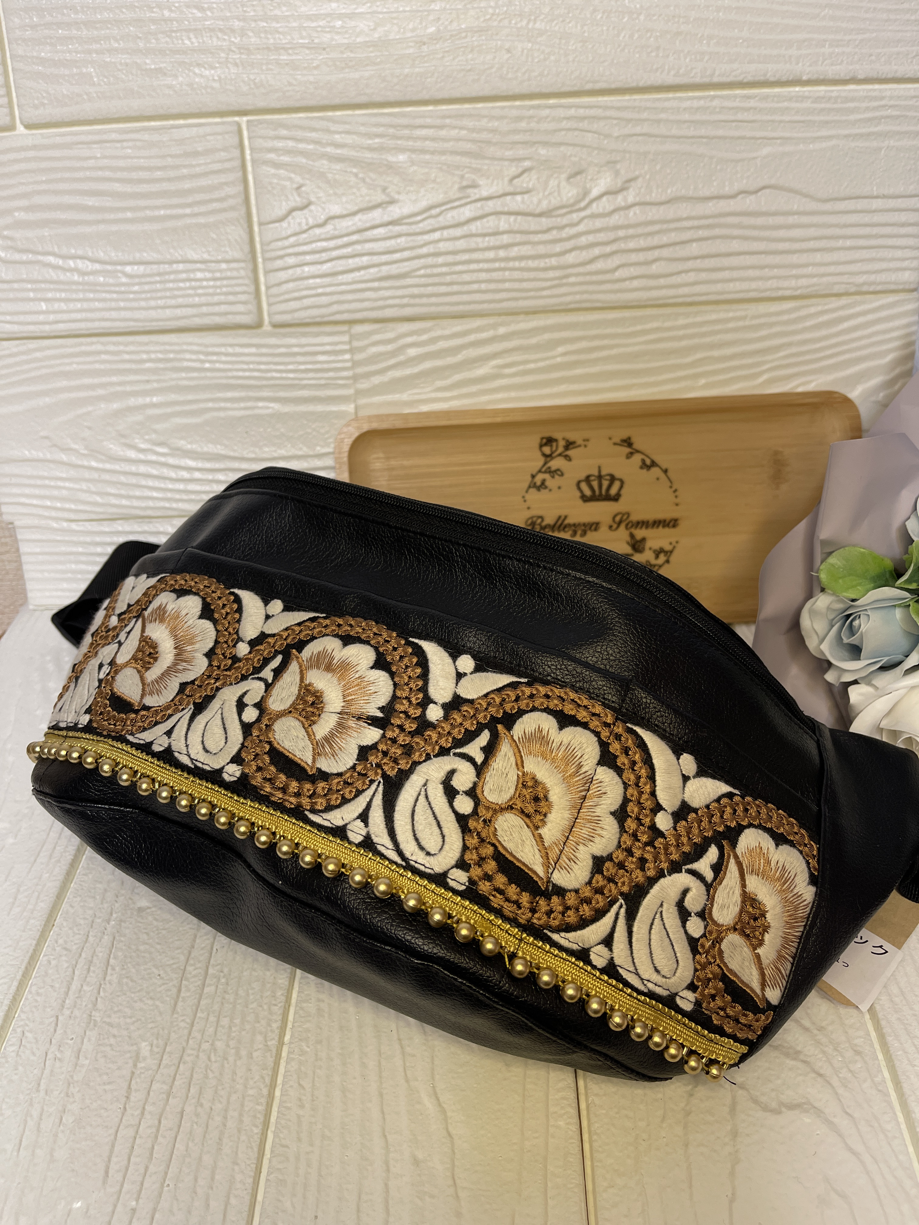 インド刺繍ボディバッグ