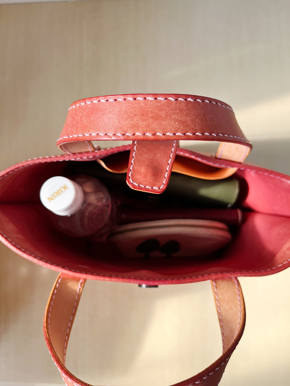 ワケあり商品　イタリアンレザーのトートバッグ　丁度いい大きさ　ピンクのバッグ 7枚目の画像