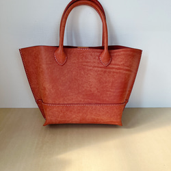 【ワケありな逸品】　イタリアンレザーのトートバッグ　丁度いい大きさ　ピンクのバッグ 2枚目の画像