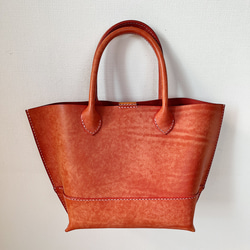 【ワケありな逸品】　イタリアンレザーのトートバッグ　丁度いい大きさ　ピンクのバッグ 1枚目の画像