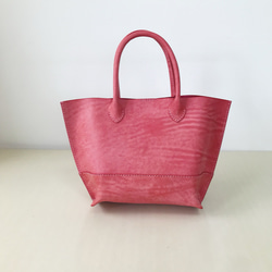 【ワケありな逸品】　イタリアンレザーのトートバッグ　丁度いい大きさ　ピンクのバッグ 7枚目の画像