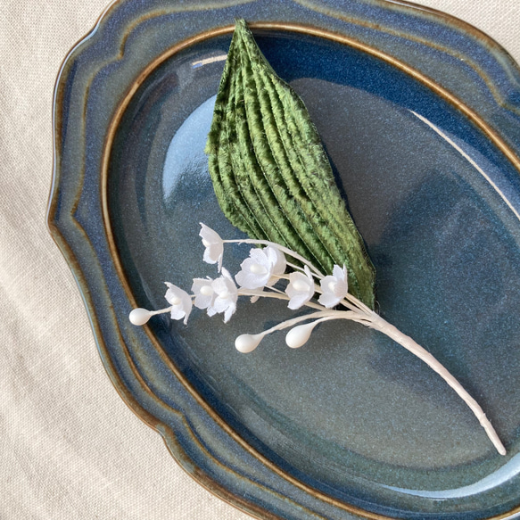 Lily of the valley brooch【white×Shiny Green】 2枚目の画像