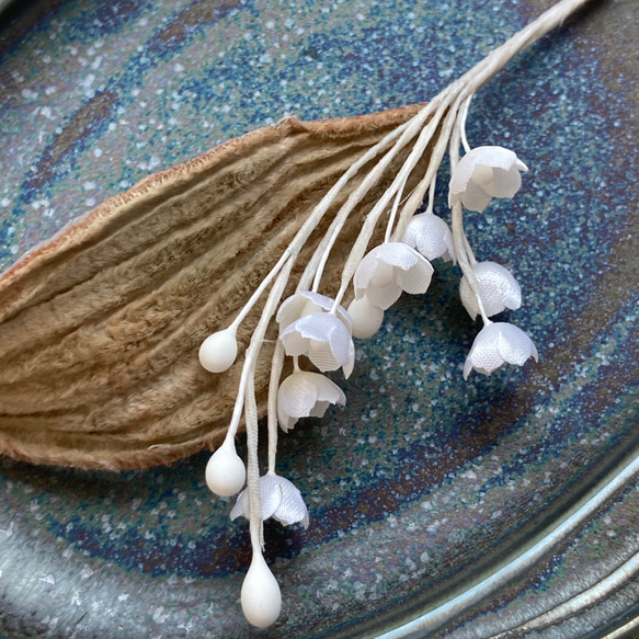 Lily of the valley brooch【Beige】 3枚目の画像