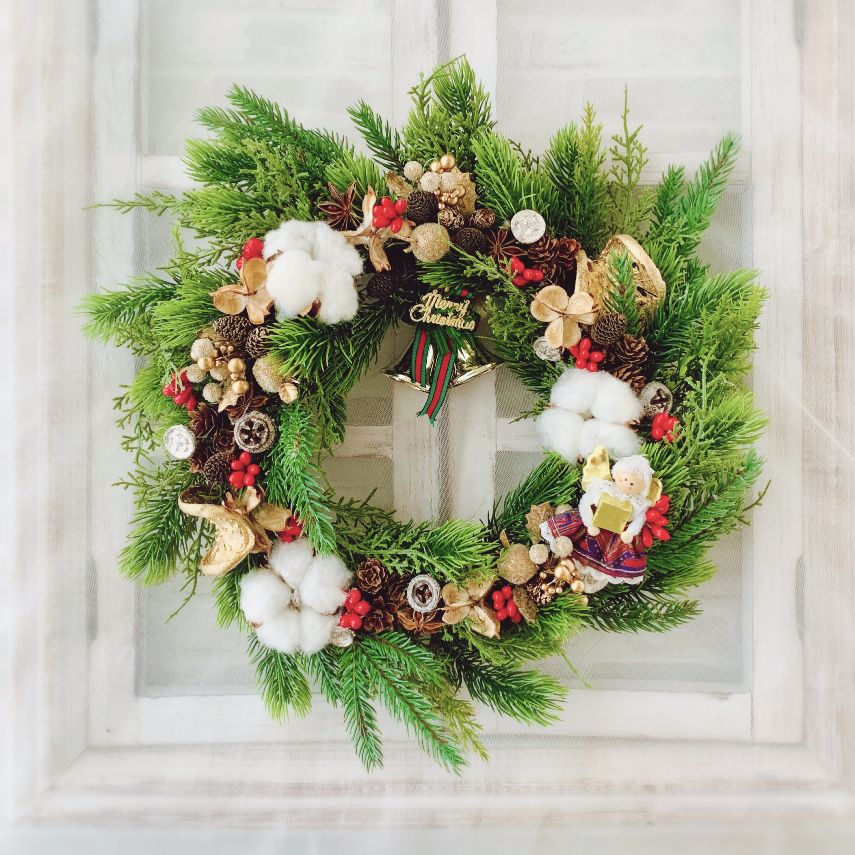 フラワーリース 秋麗7 造花 クリスマスリース 玄関リース 華やかなクリスマスB